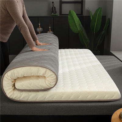 ゆったりと快適な睡眠のためにジェルメモリーフームのカスタムマットレス
